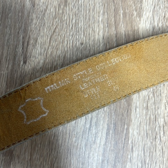 Italian Style Collection White Leather Belt Silver Toned Buckle 40 As Is - Picture 6 of 11
